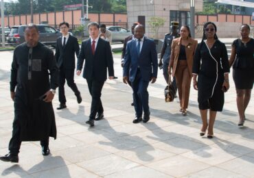 Renforcement des liens sino-camerounais : l’Ambassadeur XU YONG reçu à l’Assemblée Nationale